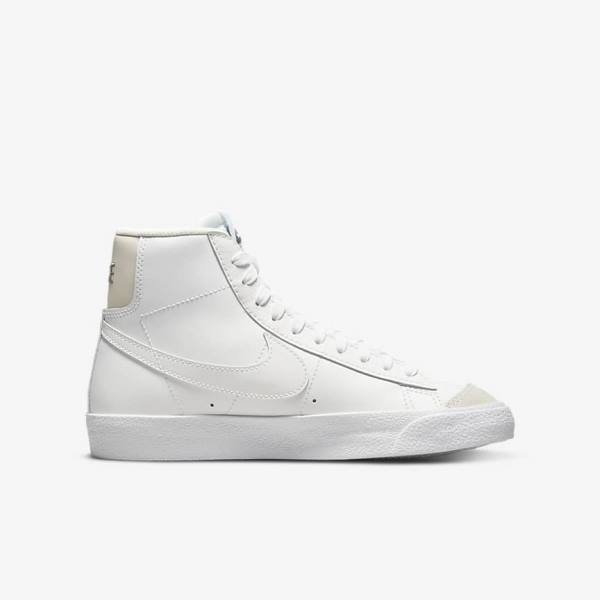 Kids' Nike Blazer Mid 77 Older Sneakers White / Light Brown / White | NK592QMS