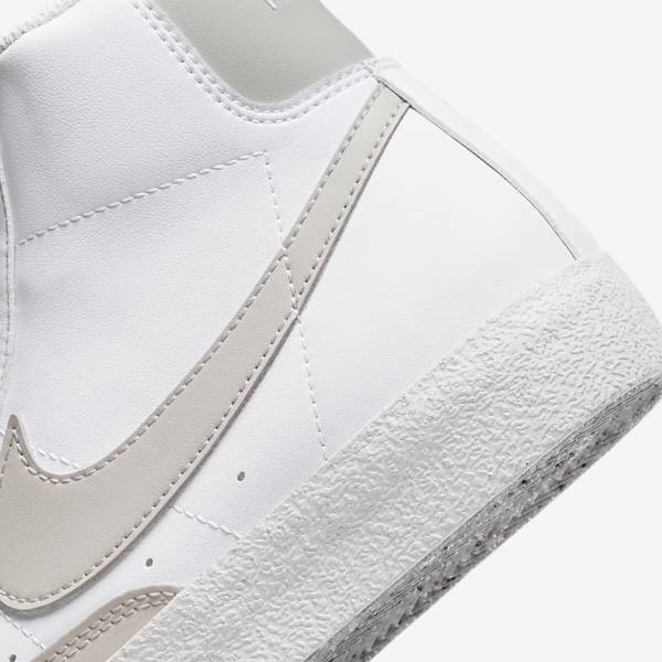 Kids' Nike Blazer Mid 77 SE Older Sneakers White / Light Beige | NK014LQC