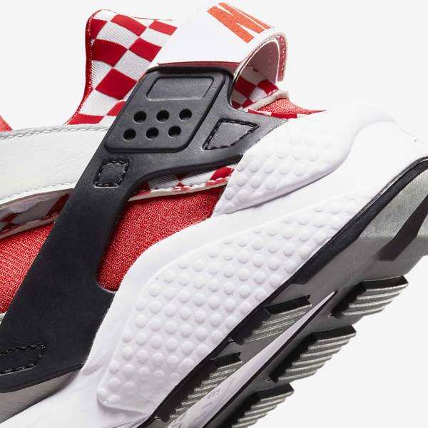 Men's Nike Air Huarache Premium Liverpool F.C. Sneakers White / Yellow / Red | NK586HRD