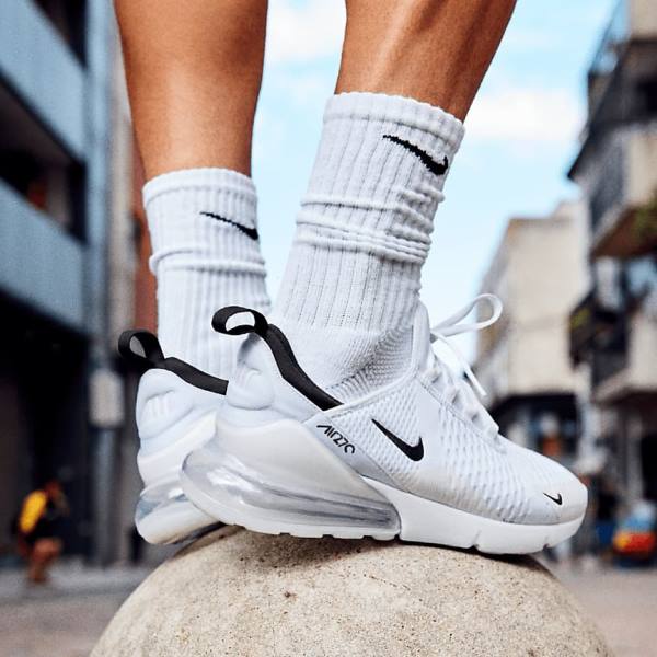 Men's Nike Air Max 270 Sneakers White / Black | NK073DJE