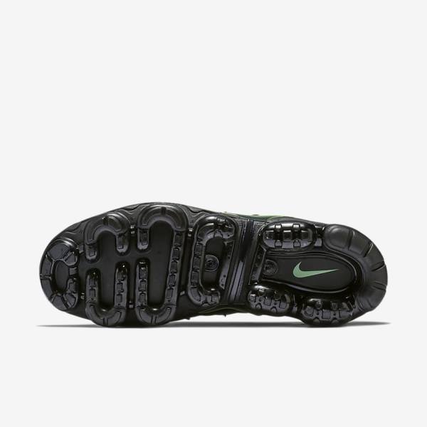 Men's Nike Air VaporMax Plus Sneakers Black / White | NK732ZBK