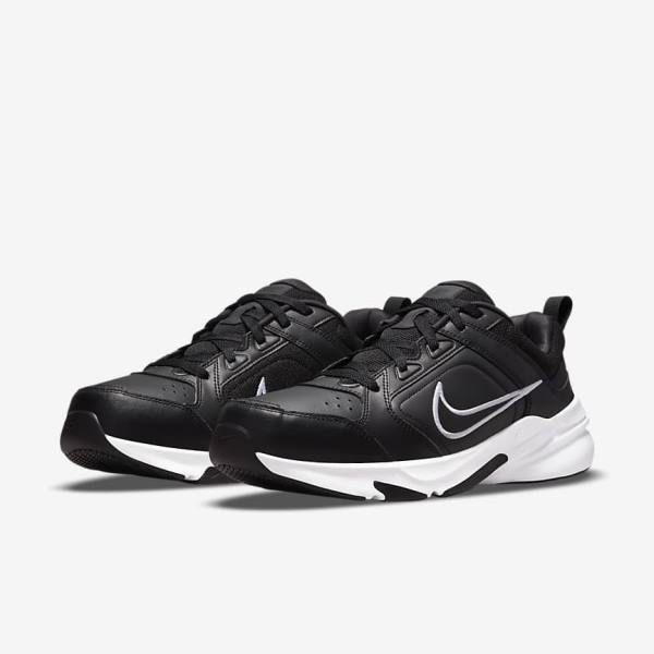 Men's Nike Defy All Day (Extra Wide) Sneakers Black / White | NK860PCS