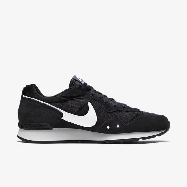 Men's Nike Venture Runner Sneakers Black / White | NK624ZMW