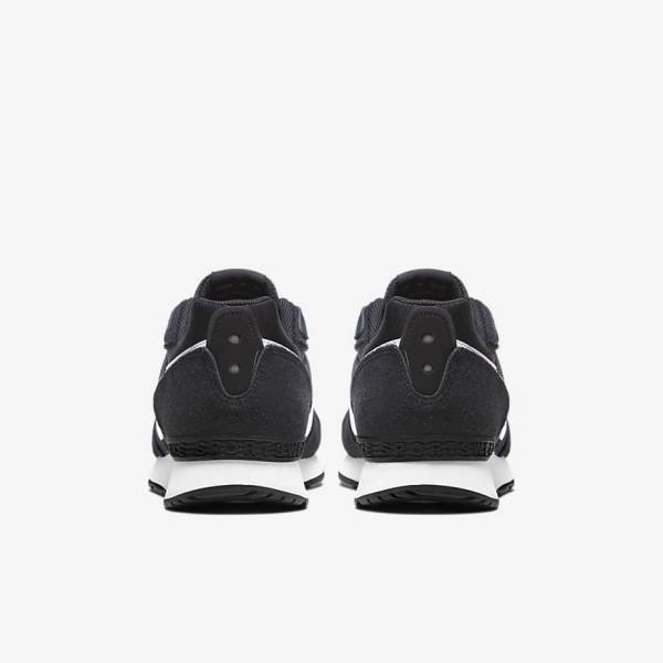 Men's Nike Venture Runner Sneakers Black / White | NK624ZMW